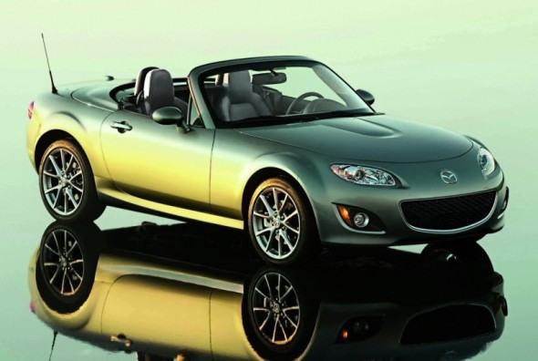 Mazda MX-5 có giá 1,7 tỷ đồng