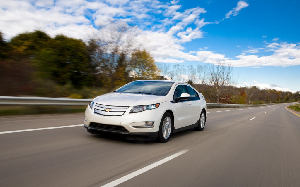 Volt là xe hybrid sạc điện ngoài bán chạy nhất tại Mỹ