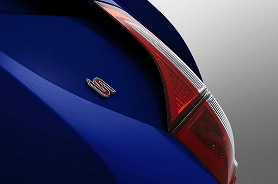 Toyota ‘nhỏ giọt’ thông tin về Corolla 2014