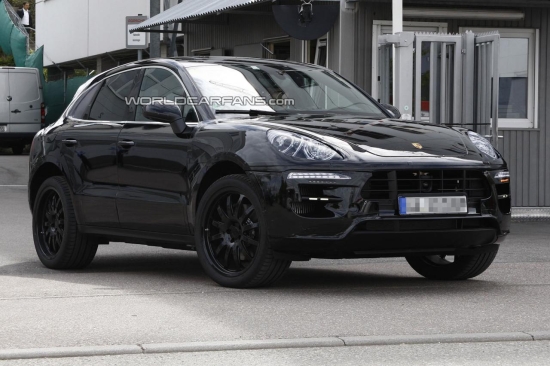SUV nhỏ của Porsche lần đầu lộ diện
