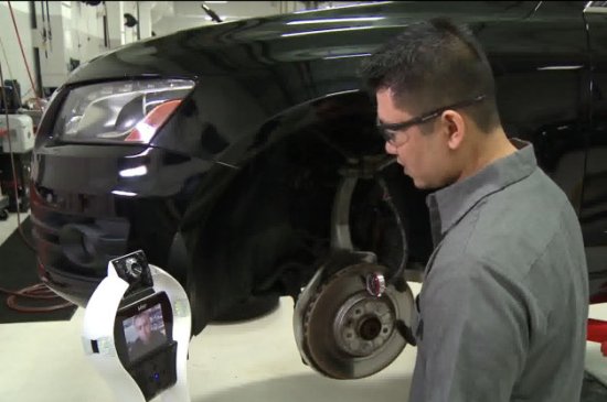 Audi sử dụng robot hỗ trợ sửa chữa xe ôtô