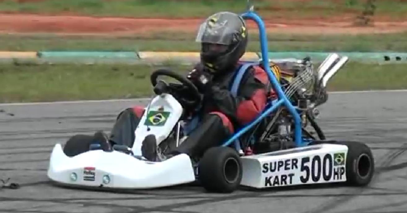 Xem quái vật tí hon Go-Kart 262 mã lực đốt lốp