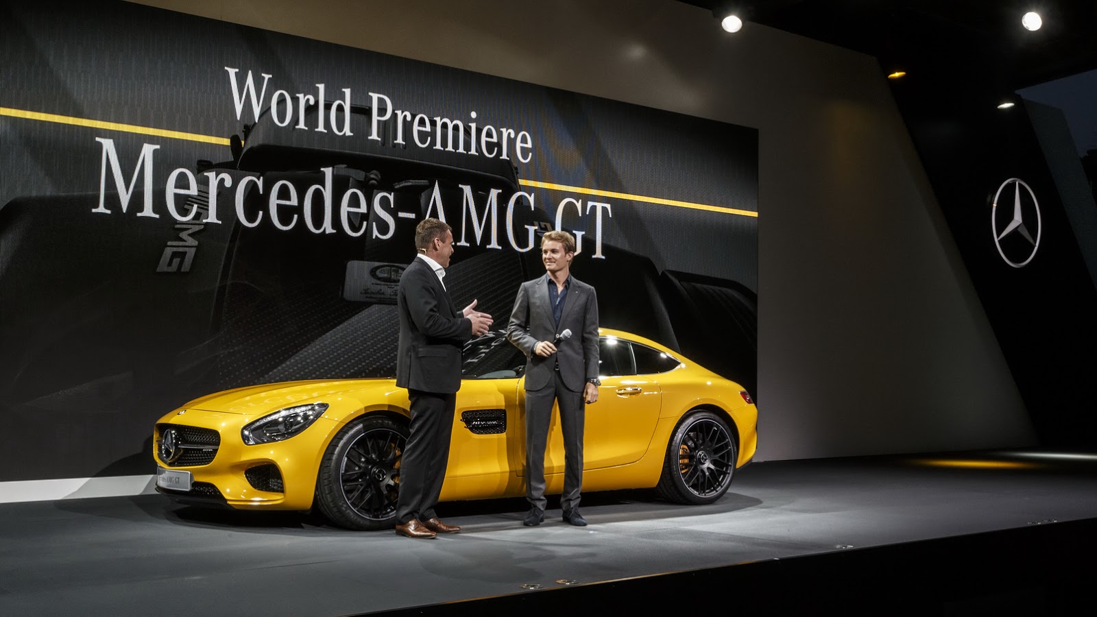 Mercedes AMG GT xuất hiện ấn tượng trong quảng cáo tại đường đua Americas