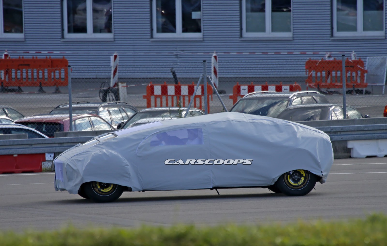 Mẫu xe bí ẩn của Mercedes-Benz ?