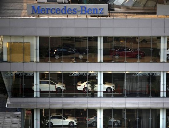 Trung Quốc cáo buộc Mercedes thao túng giá
