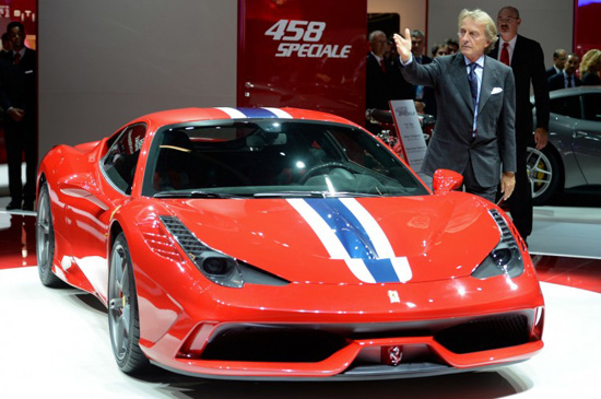 Tức ngực khi xem clip chạy Ferrari 458 Speciale tăng giảm tốc