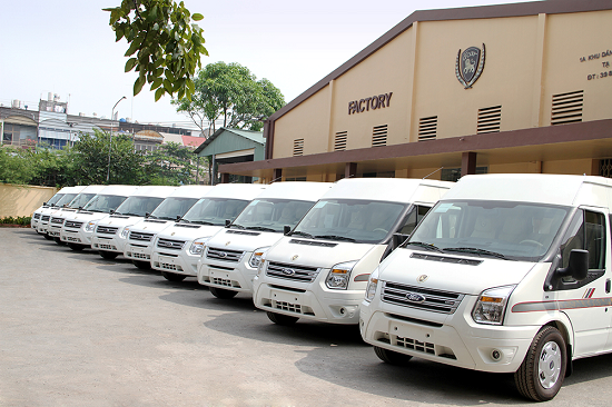 Nội thất 5 sao của Ford Transit Limousine 2014 ‘Bắc tiến’ đón Noel và năm mới