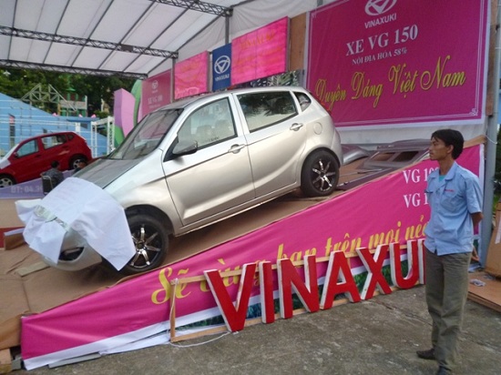 Xem trò cười của Vinaxuki tại triển lãm ôtô 2012