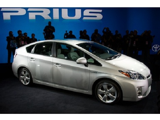 Toyota nâng chỉ tiêu doanh số