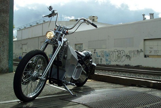 Chopper “khủng” chạy điện tốc độ hơn 200km/h