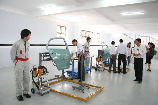 Chính phủ sốt ruột với công nghiệp ôtô