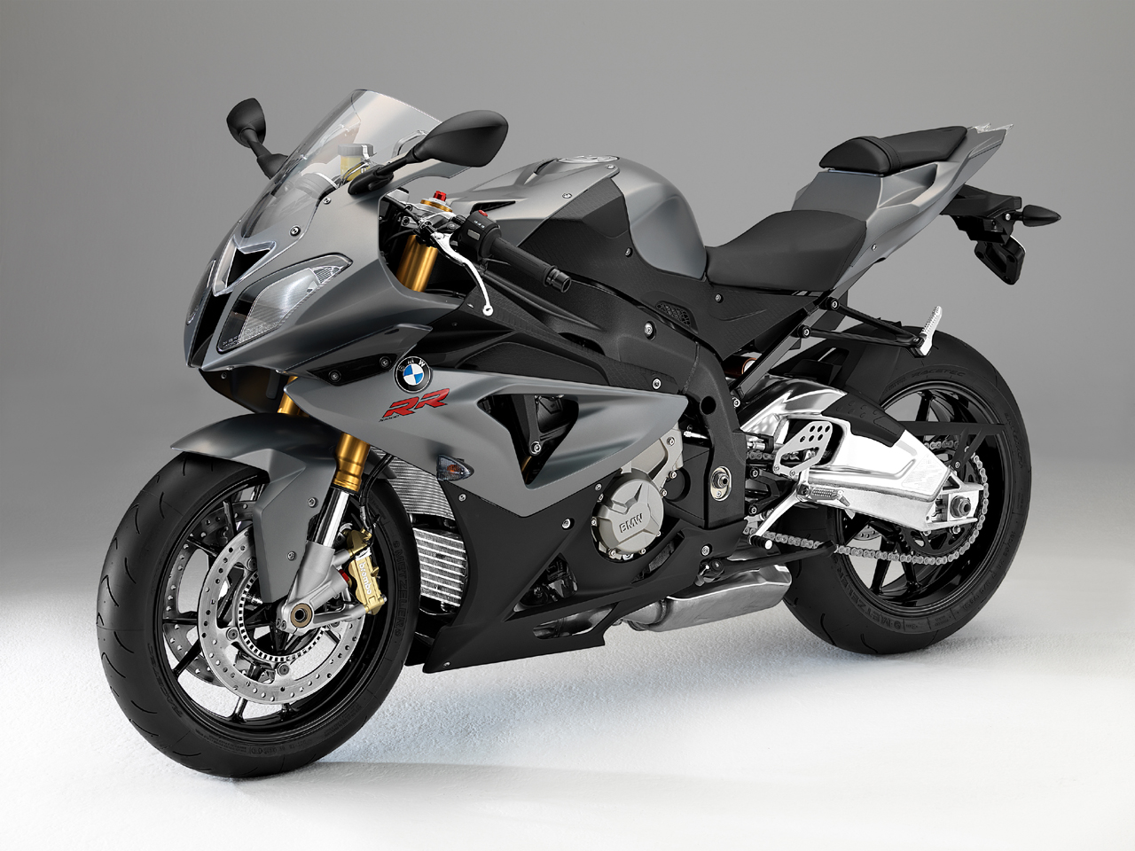 BMW đưa phanh ABS vào trang bị tiêu chuẩn xe mô tô