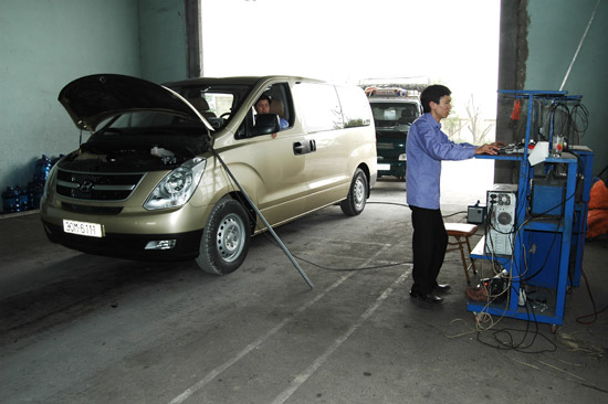 Phí đăng kiểm xe con tăng gấp rưỡi
