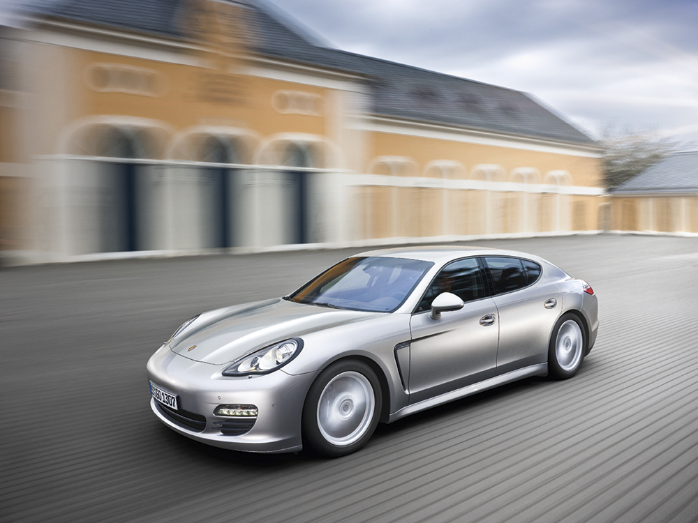 Porsche Việt Nam thêm gói thiết bị giá 800 triệu cho xe Panamera V6