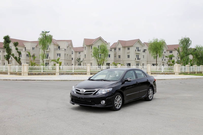 Toyota nâng cấp Altis với bản 2.0 RS 