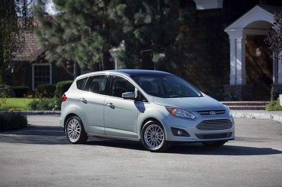 Consumer Reports khiếu nại mức tiêu thụ nhiên liệu của xe Ford hybrid