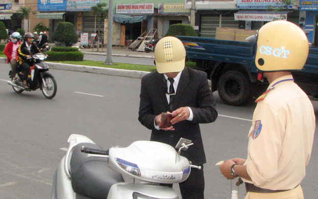 Hồ sơ vi phạm GTĐB: Bộ GTVT dẫm vào chân Bộ Công An