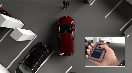 Xe Ford 'diễn' khả năng tự 'vào chuồng'