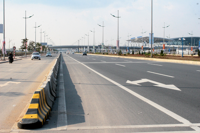 Dải phân cách trước nhà ga T2 Nội Bài sắp được dỡ bỏ