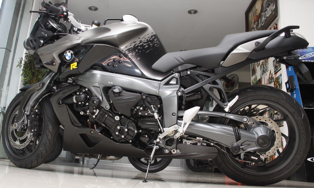 BMW K1300R Carbon 2012 giá 858 triệu đồng tại Sài Gòn
