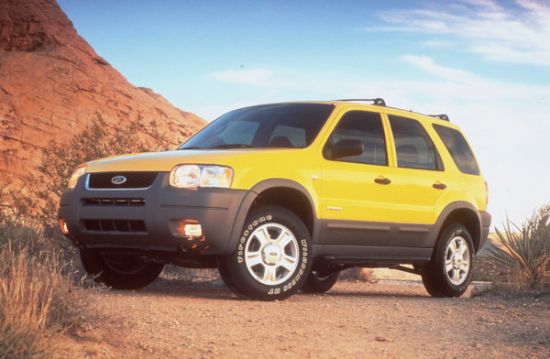 Ford bị phạt 17 triệu USD vì chậm thu hồi xe Escape lỗi
