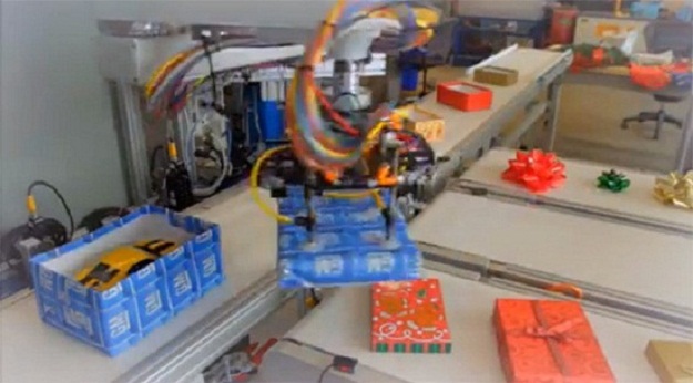 Ông già Noel đầu tư dàn robot để gói quà Giáng sinh?