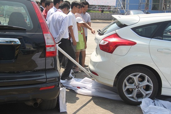 Tai nạn ôtô tại triển lãm: Ban tổ chức từ chối trách nhiệm