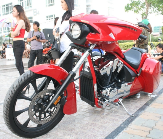 Honda Fury với bộ phụ kiện giá trăm triệu tại Sài Gòn