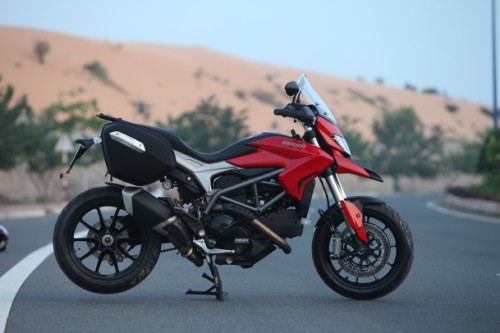 Cưỡi cổ quý ngài Ducati Hyperstrada