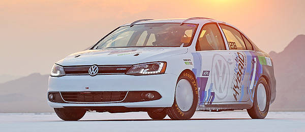Kỷ lục xe hybrid nhanh nhất thế giới thuộc về Volkswagen Jetta