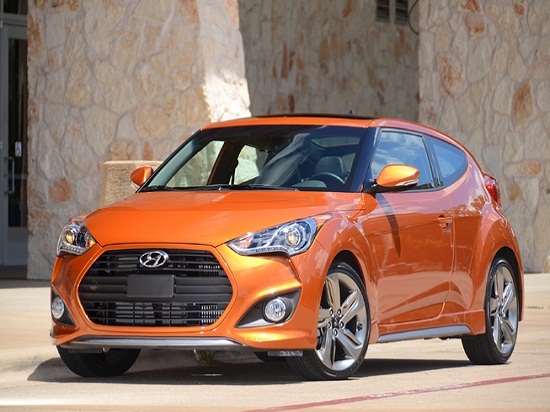 Kính cửa sổ trời Hyundai Veloster bị nghi gây nguy hiểm