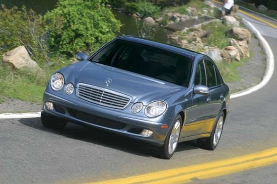 Mỹ ‘soi’ 250.000 xe Mercedes E-Class