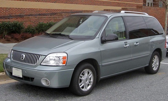 Ford thu hồi 230.000 xe minivan do ghế ngồi gỉ sét
