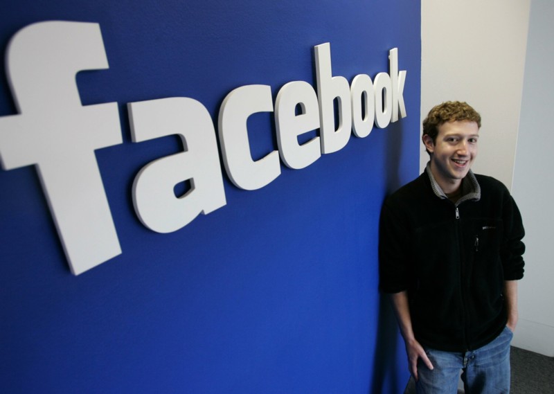 GM rút lui nhưng các nhà sản xuất khác vẫn tin dùng Facebook