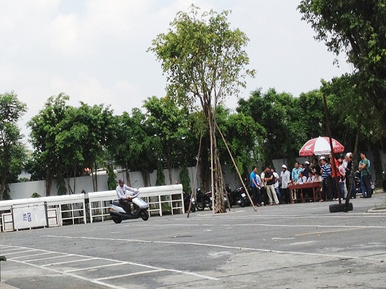 Thi lấy bằng lái mô-tô phân khối lớn với xe… tay ga