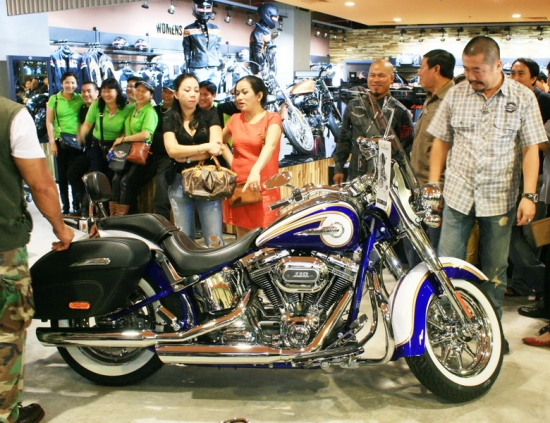 Harley-Davidson CVO chính hãng giá gần 2 tỷ đồng ra mắt 