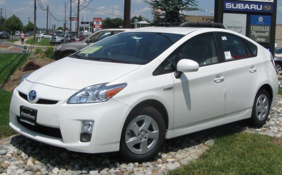 Toyota phải thu hồi 242 nghìn xe hybrid vì lỗi phanh