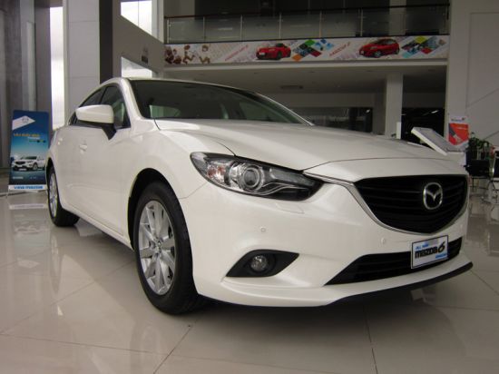 Mazda6 bất ngờ hạ giá 50 triệu đồng