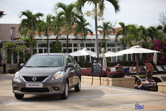 Nissan Sunny chính thức công bố giá từ 518 triệu đồng