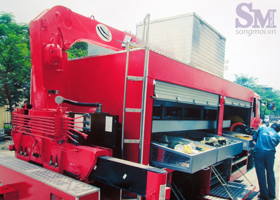 Xem xe cứu hộ chữa cháy đa năng do Việt Nam tự đóng