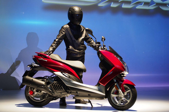 Yamaha ra mắt đối thủ của Honda PCX 