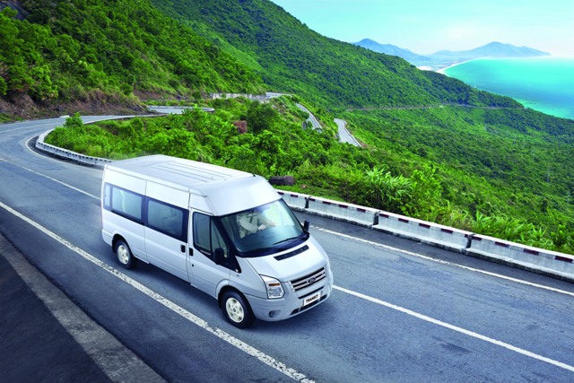 Không có đối thủ, Ford Việt Nam ra mắt Transit 2013