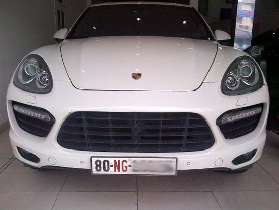 Mua xe ngoại giao cũ, nộp trước bạ như xe mới 