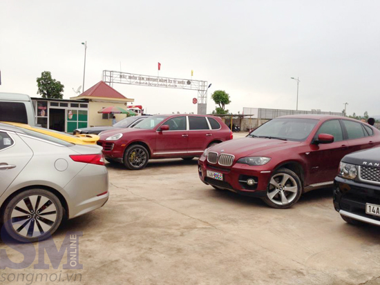Dàn xe sang tụ tập ngày cuối tuần ở Quảng Ninh