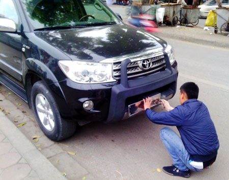 Đòi hoá đơn phí bôi trơn khi đăng ký ôtô 