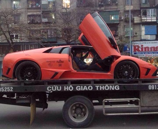 Lamborghini Murcielago gặp nạn ở Quảng Ninh