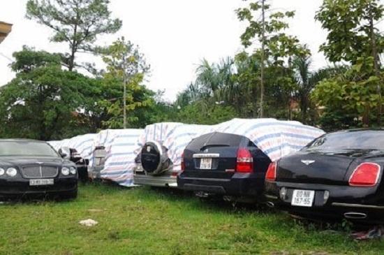 Điều tra các ôtô đắt tiền ‘núp bóng’ Việt kiều hồi hương