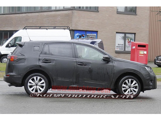 ‘Hé lộ’ hình hài mới của Toyota RAV4 2013