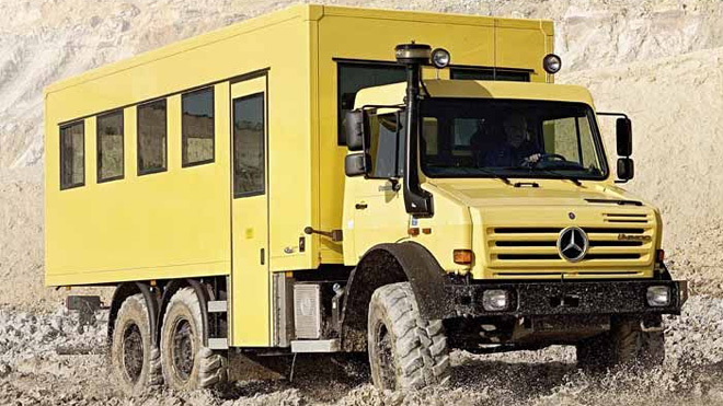 Ra mắt xe bus địa hình đầu tiên