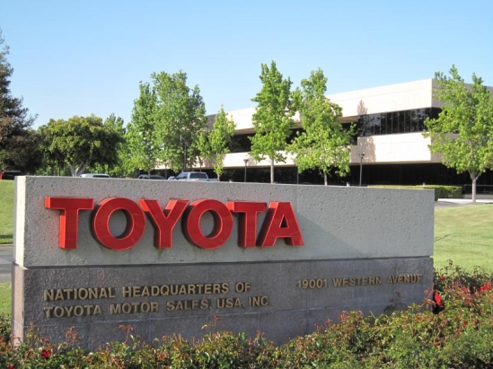 Toyota giành lại ngôi vị số 1 thế giới